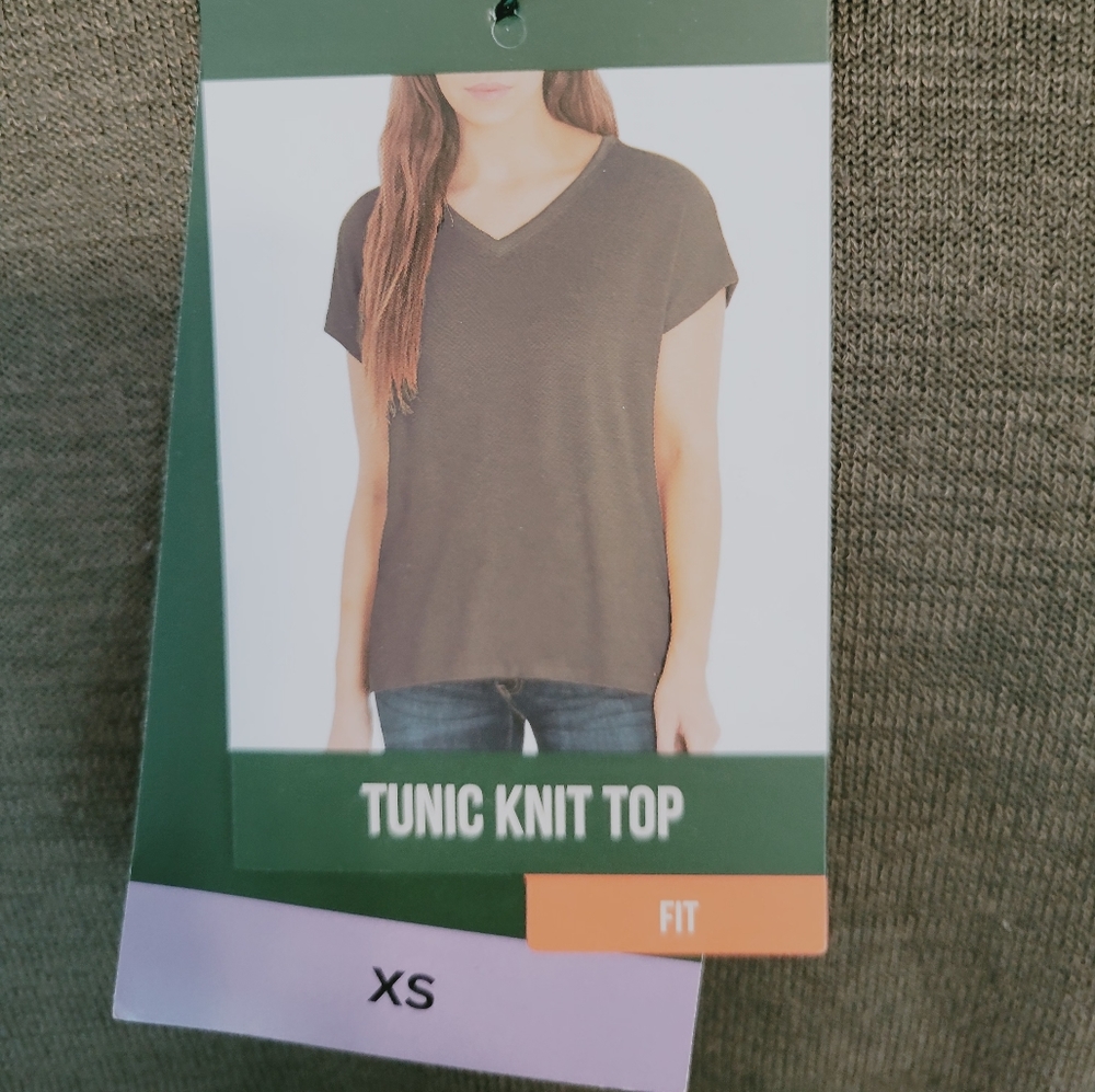 Orvis Women's Olive Short Sleeve V-Neck Tunic Knit Top - Picture 5 of 7